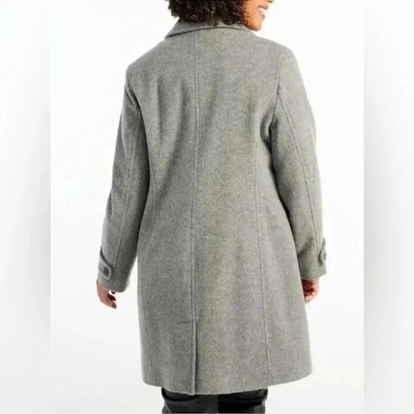 L.L.Bean Gray Italian Lambswool Polo Coat | 2X
Mid-Length Notched Three-Quarter - Picture 7 of 16